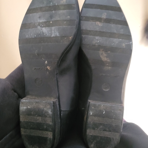 Boots - Picture 2 of 4